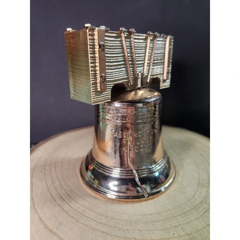Avon Liberty Bell After Shave‎ Decanter Deep Woods 5 oz Vintage~Empty Bottle
